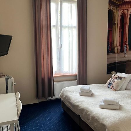 Hotel Bella 옐레니아구라 외부 사진