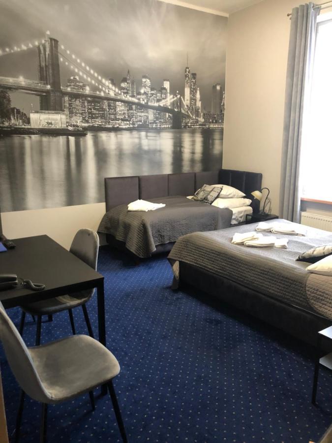 Hotel Bella 옐레니아구라 외부 사진