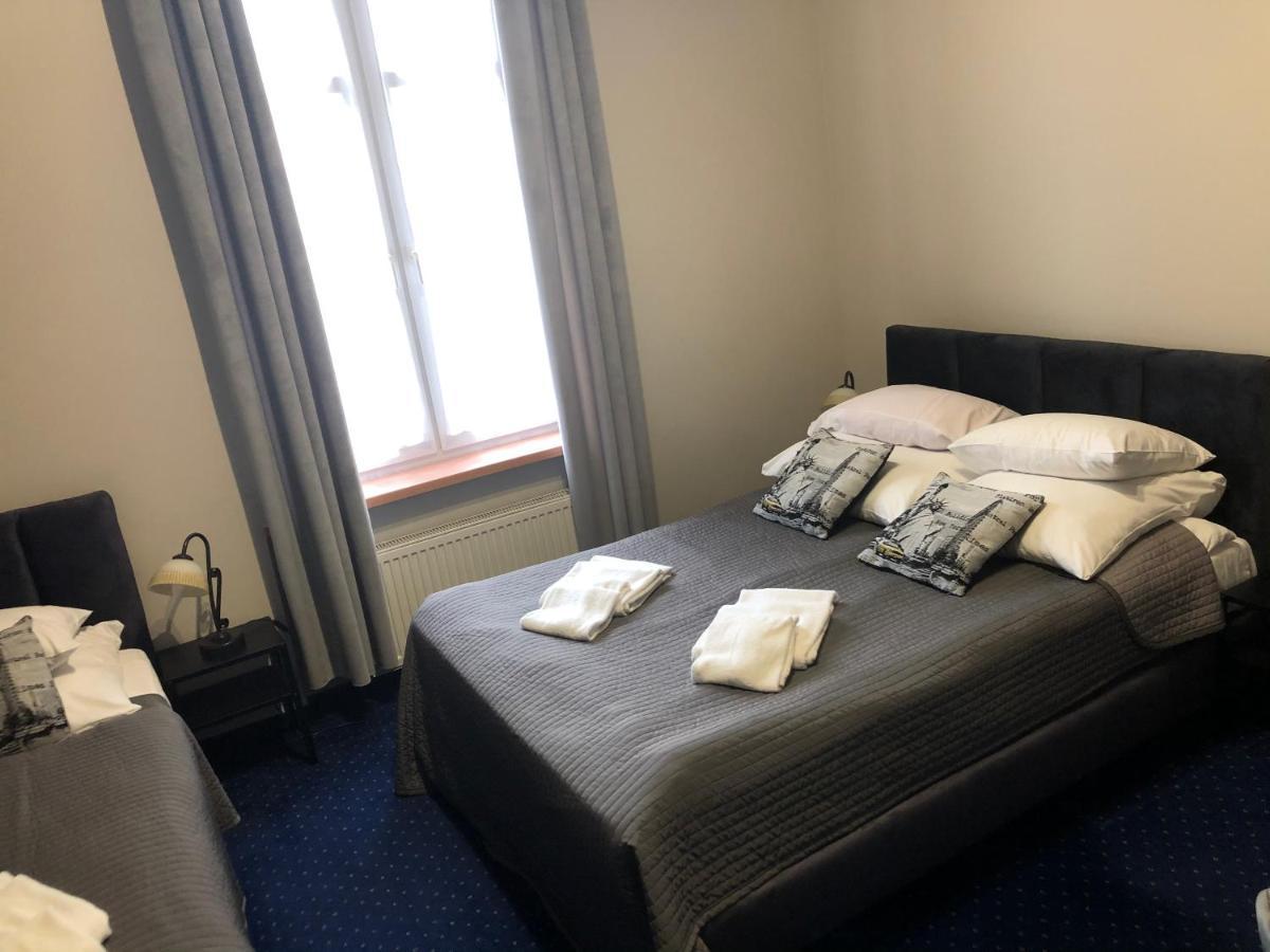 Hotel Bella 옐레니아구라 외부 사진
