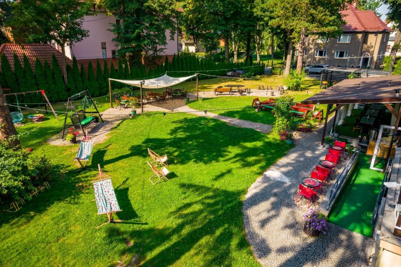 Hotel Bella 옐레니아구라 외부 사진