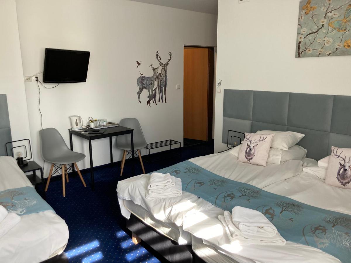 Hotel Bella 옐레니아구라 외부 사진