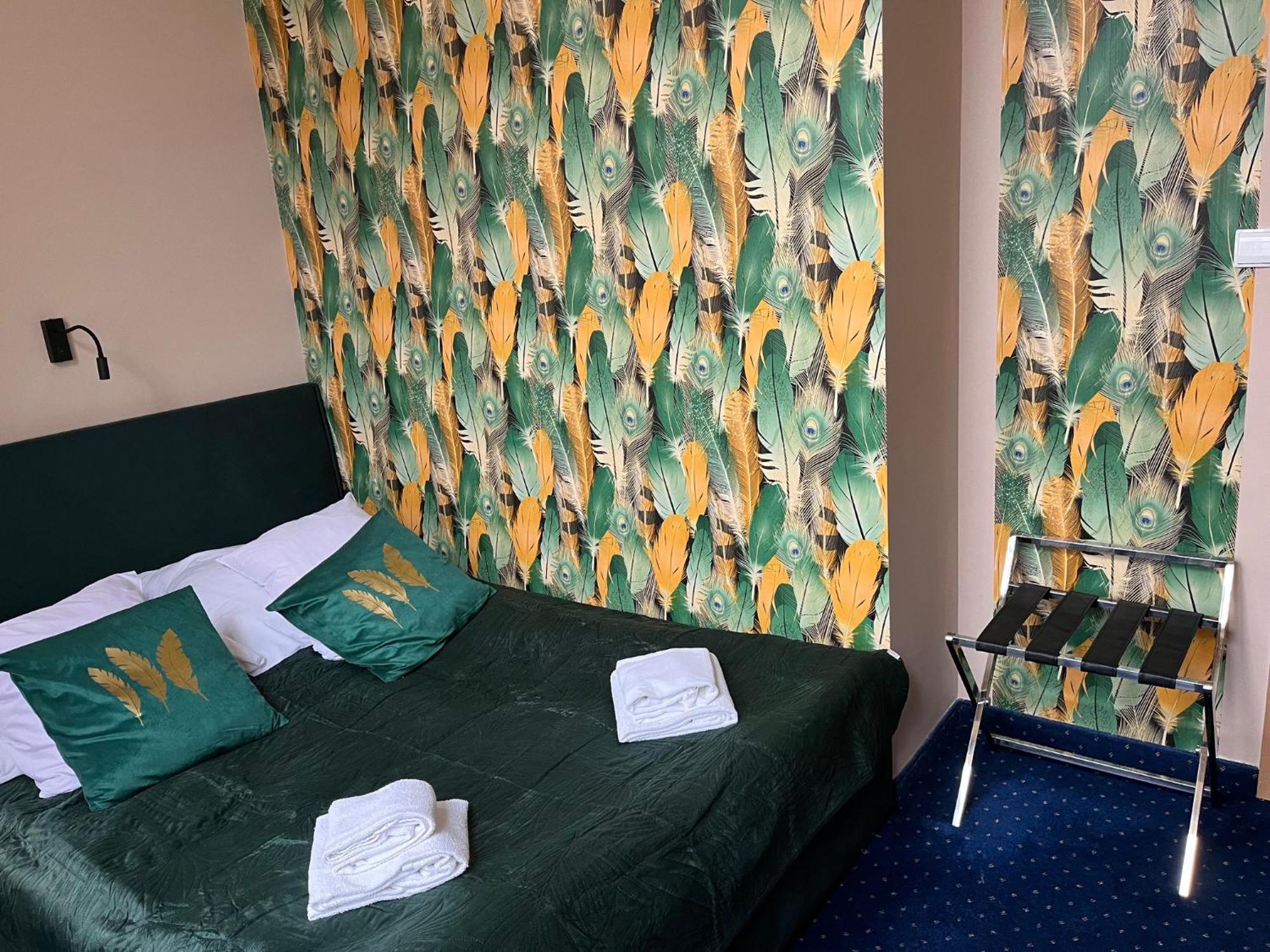 Hotel Bella 옐레니아구라 외부 사진